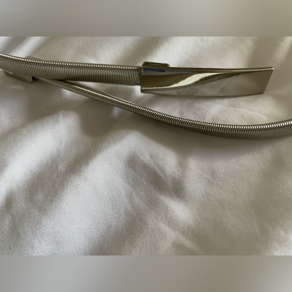 Silver tone Skinny Mesh Belt - Silver Buckle Stretch Waistband - Picture 5 of 8